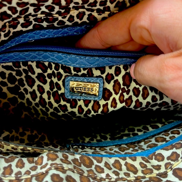 Y2K Guess Tote in Straw & Blue - Picture 5 of 7